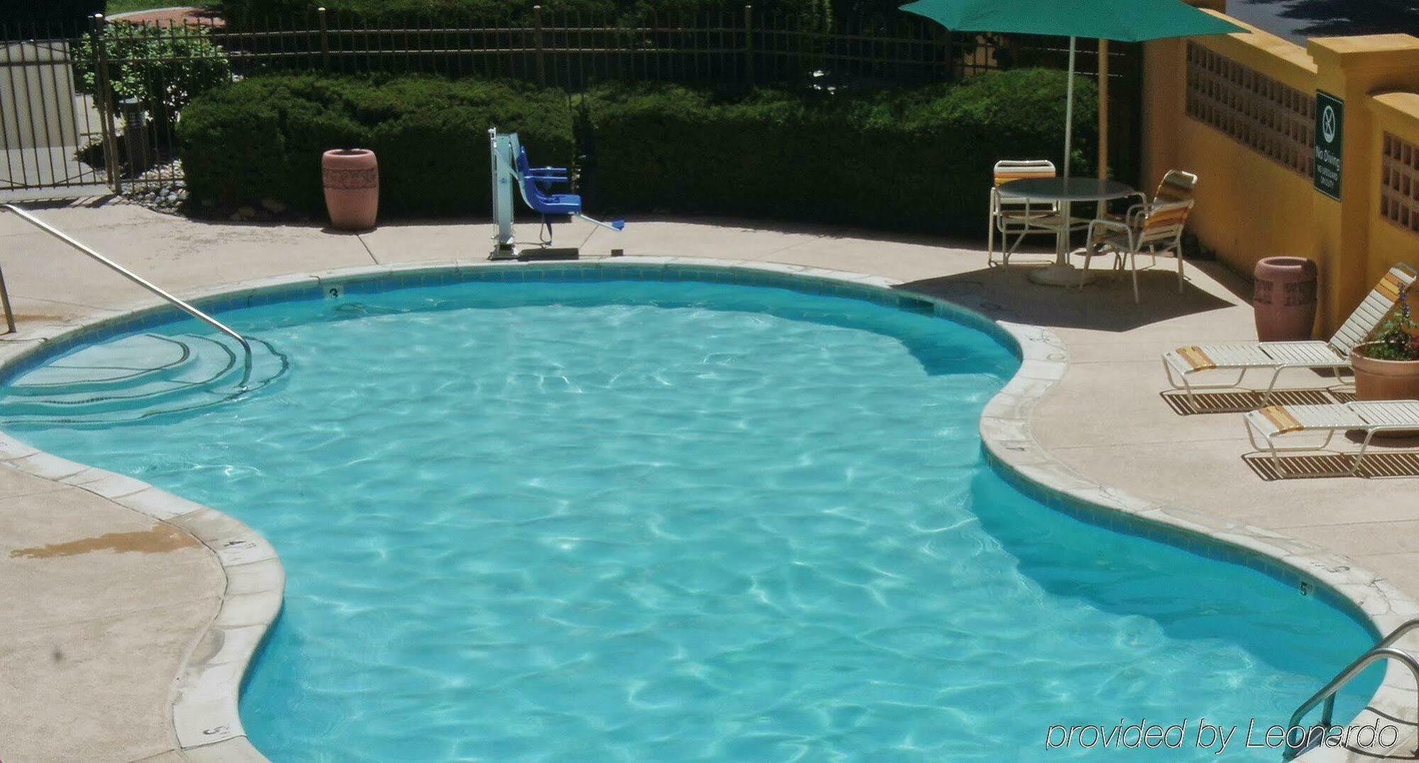 Hotel La Quinta By Wyndham Airport 3*