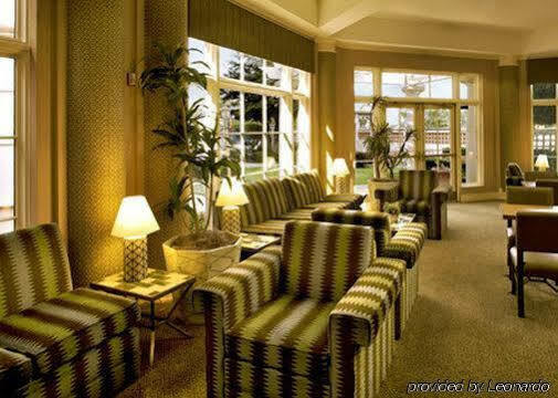 La Quinta By Wyndham Airport Hotel